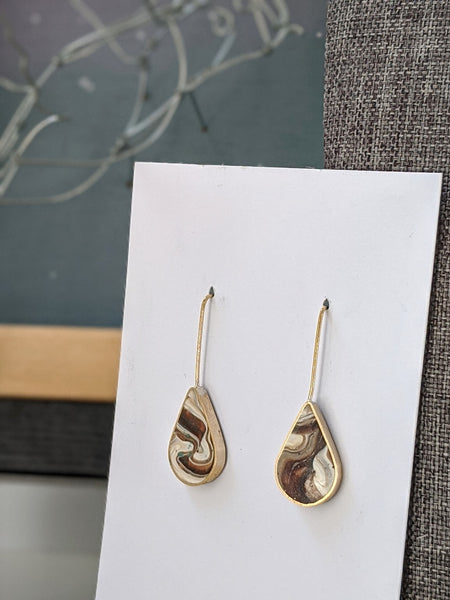 Retro Brown and White Resin and Brass Teardrop Earrings