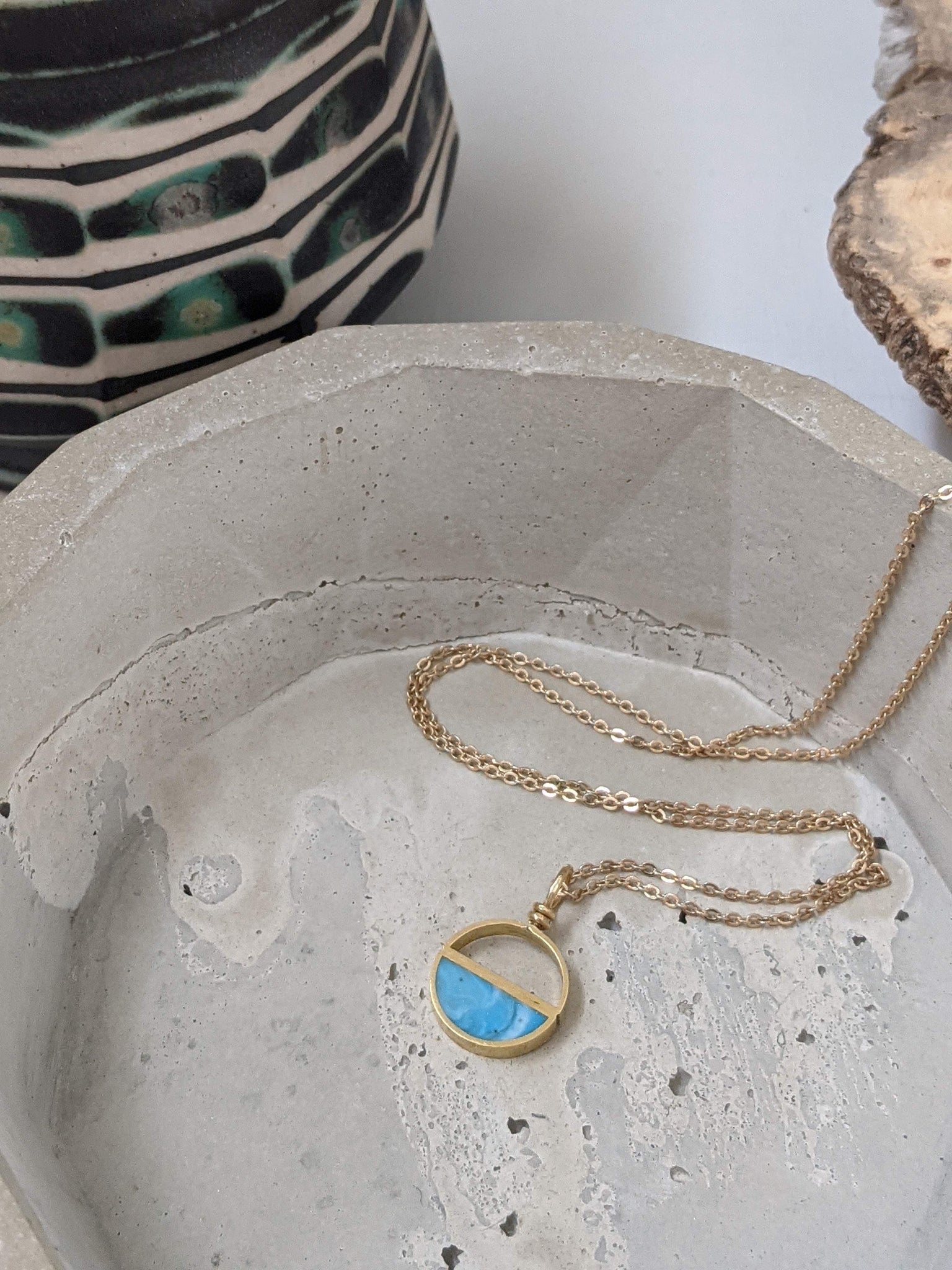 Dainty Double Half Moon Brass And Resin Necklace - Blue